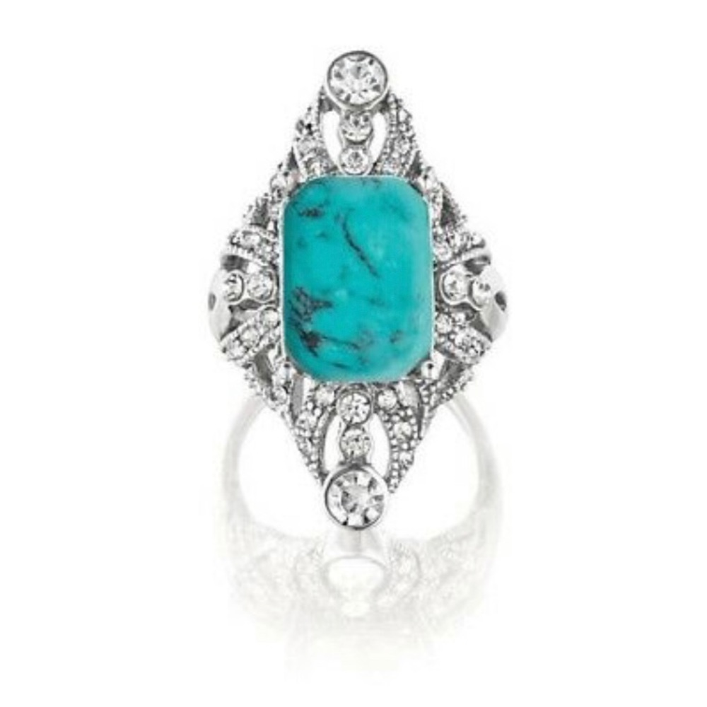 Chloe + Isabel Statement ring